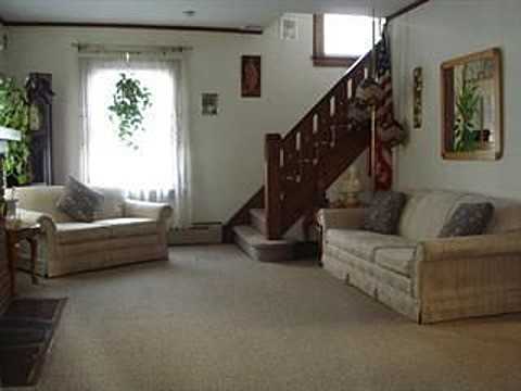 325 Hemlock St - Photo 2 of 9