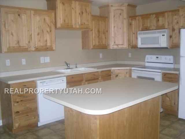 7482 S 1550 E - Photo 2 of 7