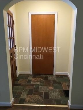 2646 Vanderen Dr - Photo 3 of 15