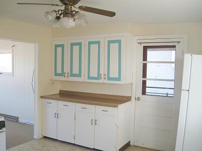 240 Sunset Drive - Photo 3 of 7