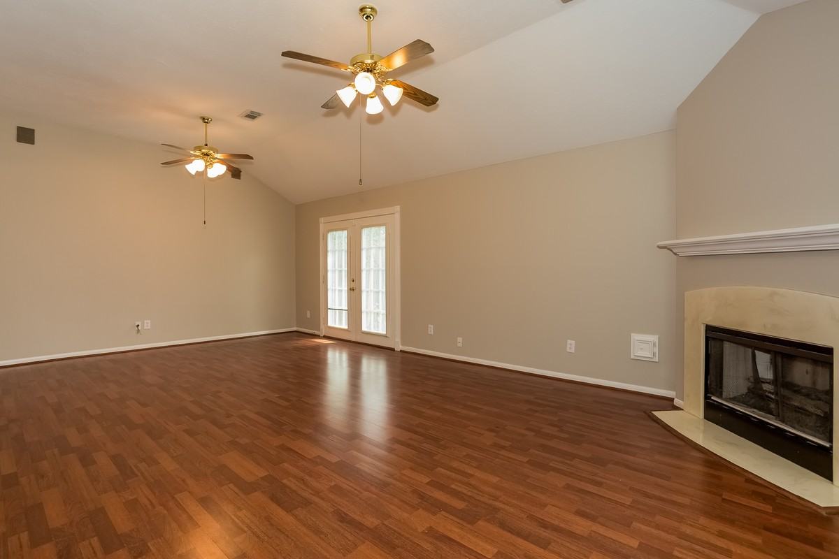 16127 Kelley Green Ct - Photo 2 of 15