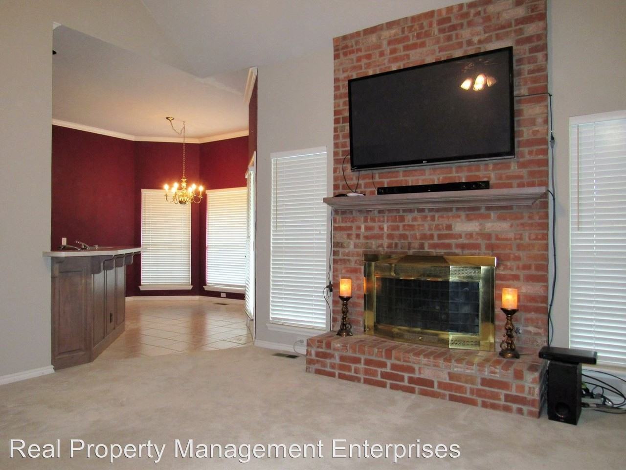 7329 NW 112th St - Photo 3 of 20