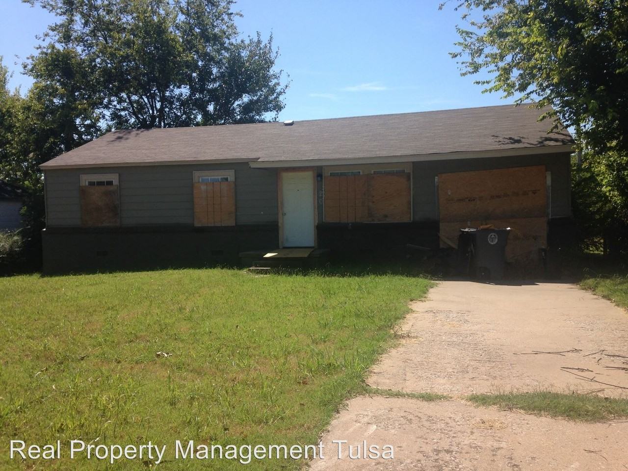 202 E 44th St N - Photo 2 of 13