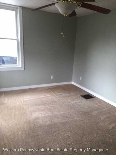 540 Harmony Ave - Photo 2 of 7