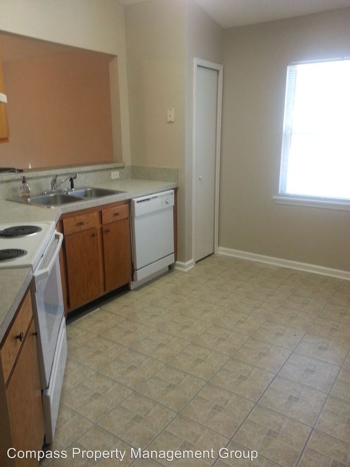 12017 Cancun Dr - Photo 3 of 7