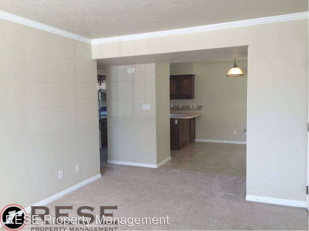 605 500 W #29 - Photo 3 of 12