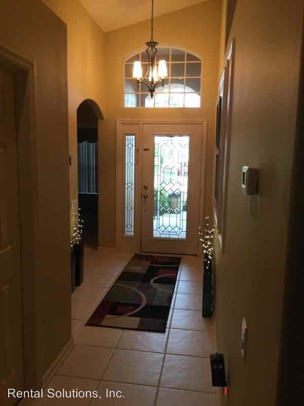 3167 Stonehurst Cir - Photo 2 of 11