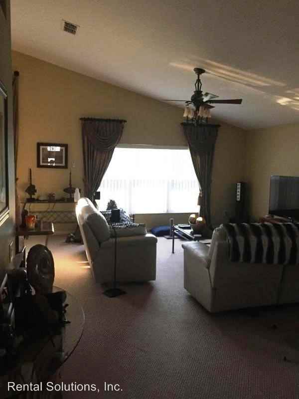 3167 Stonehurst Cir - Photo 3 of 11