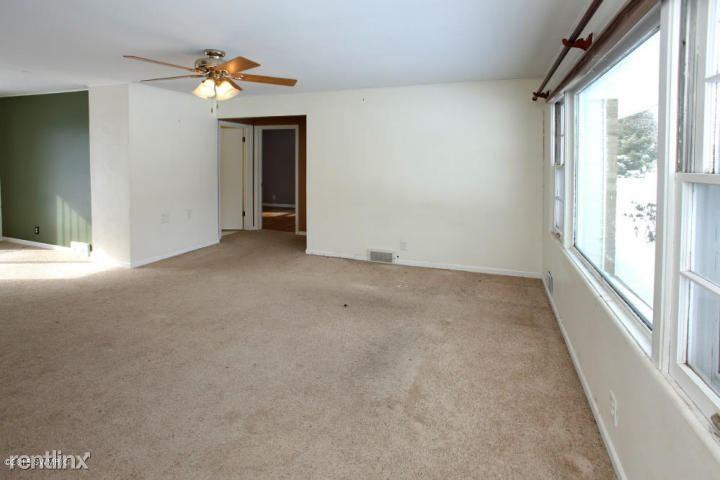 2537 Applelane Ave - Photo 2 of 17