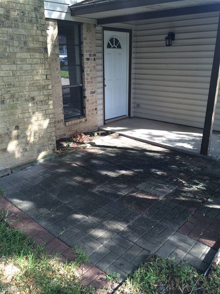 4213 Woodcrest Dr - Photo 2 of 21