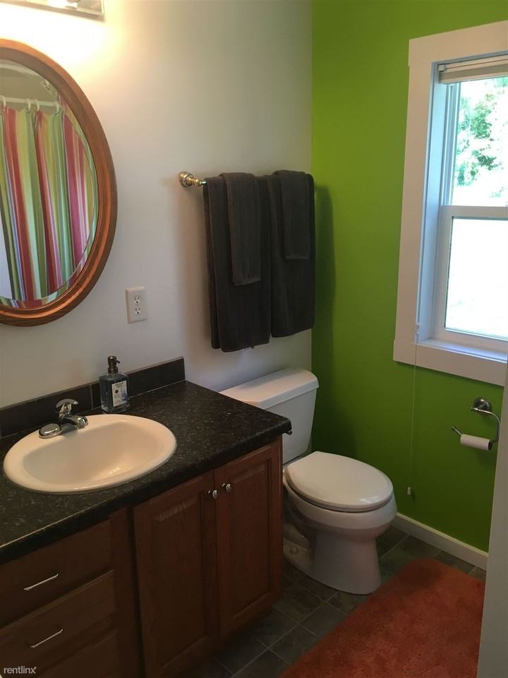 16567 Lake Shore Dr - Photo 2 of 10