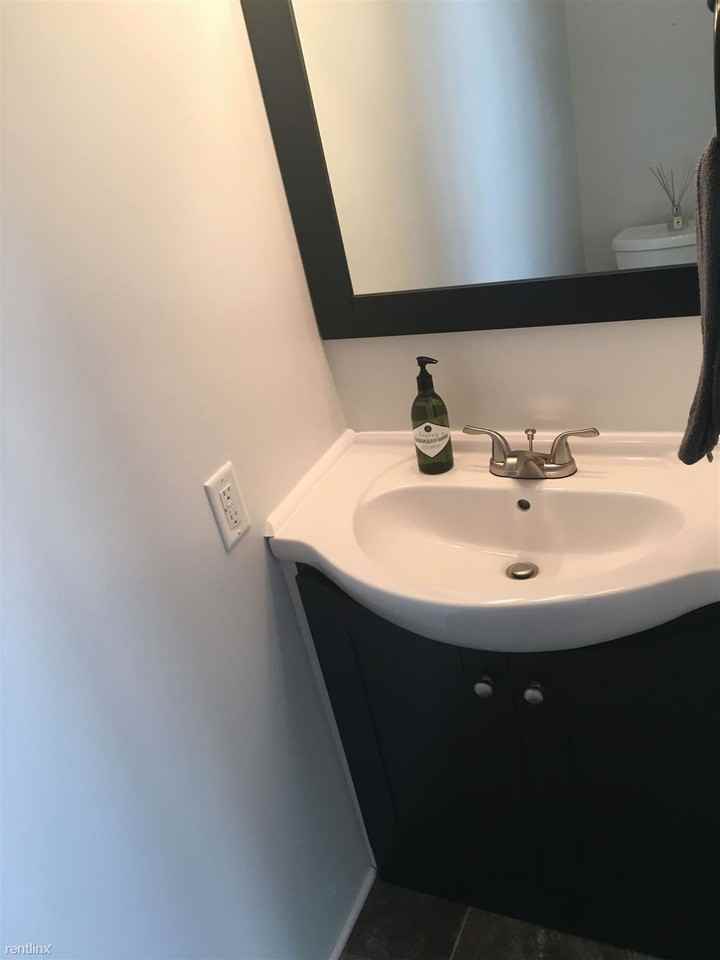 16567 Lake Shore Dr - Photo 3 of 10