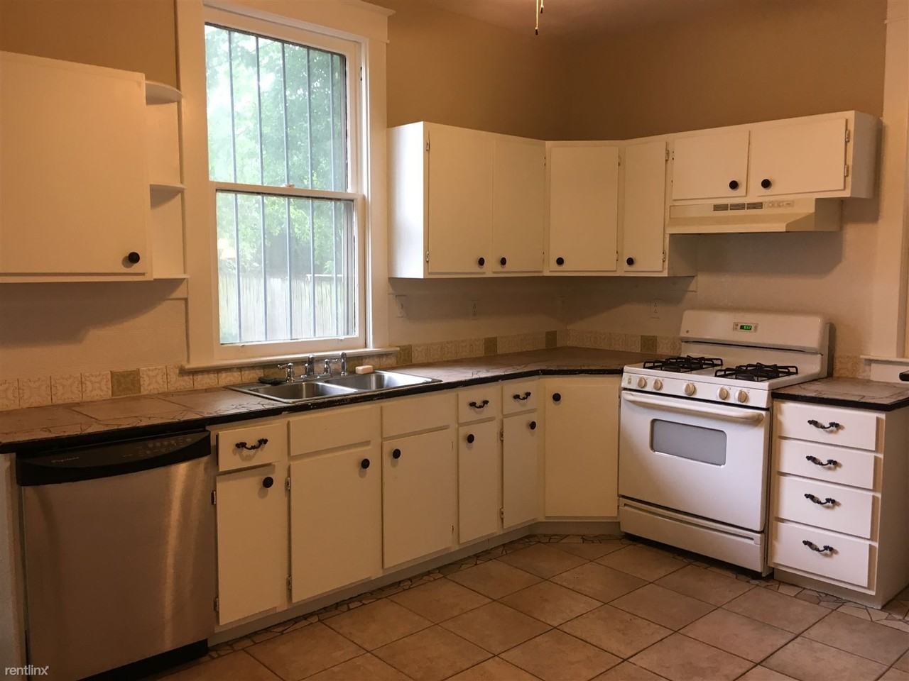 1315 Goodbar Ave - Photo 3 of 19