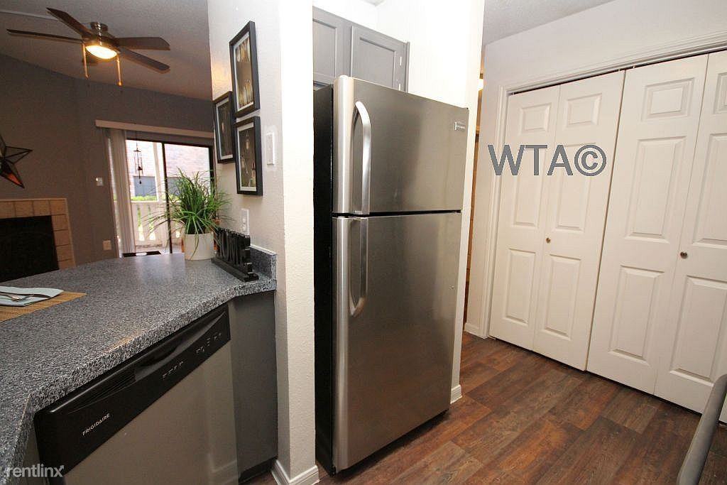 Balcones Club Dr Id: 2217 - Photo 2 of 10