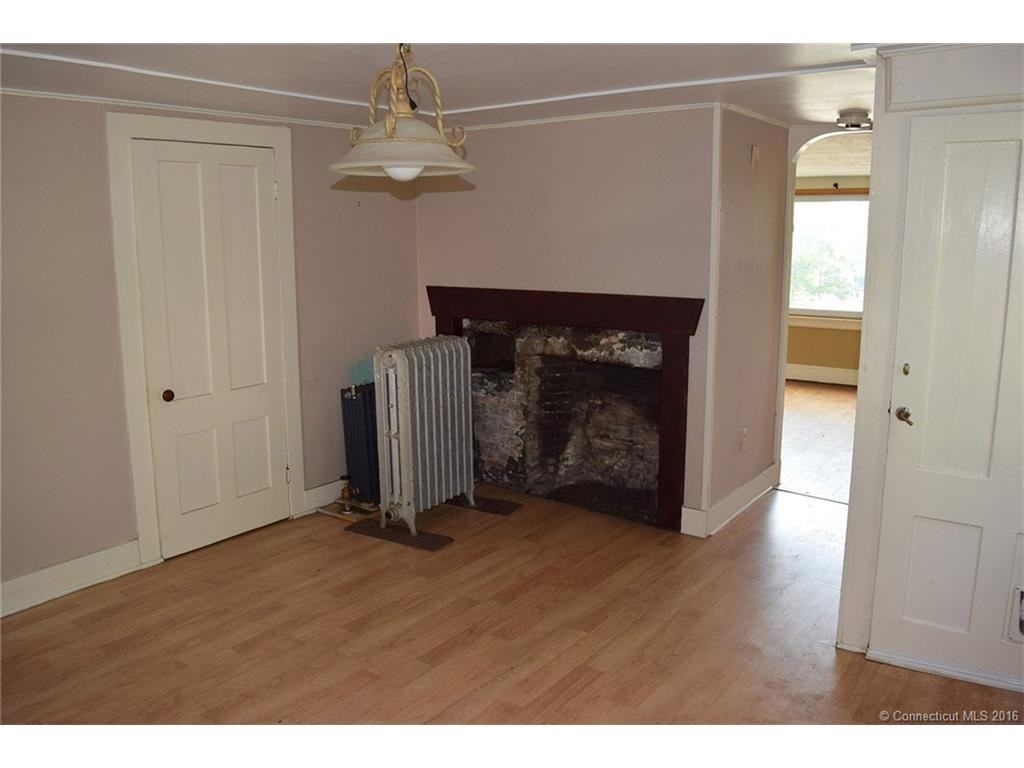 20 Pleasant St - Photo 3 of 9