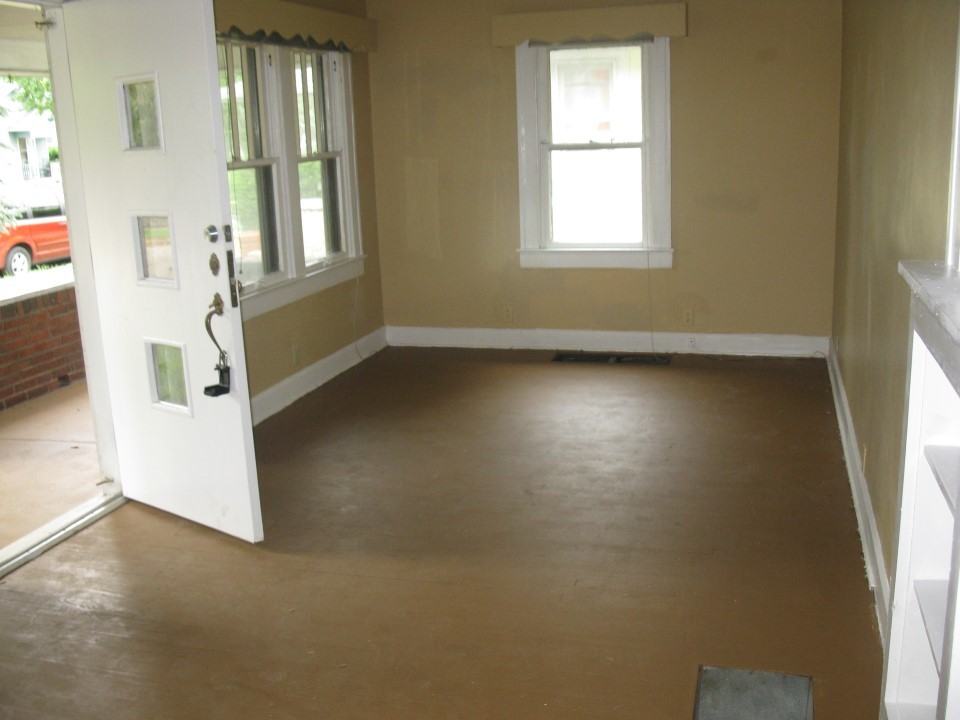 1527 N Chester Ave - Photo 2 of 4