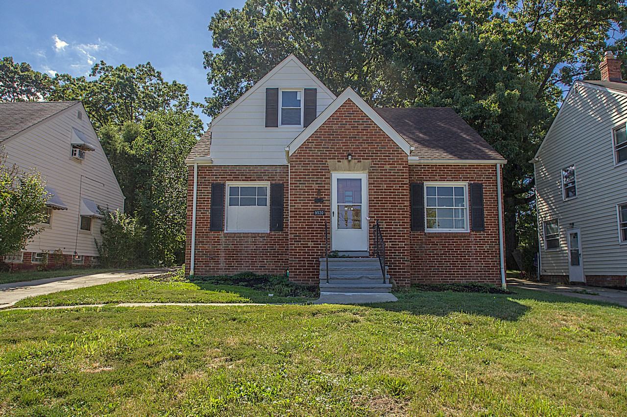 9520 S Highland Ave - Photo 2 of 25