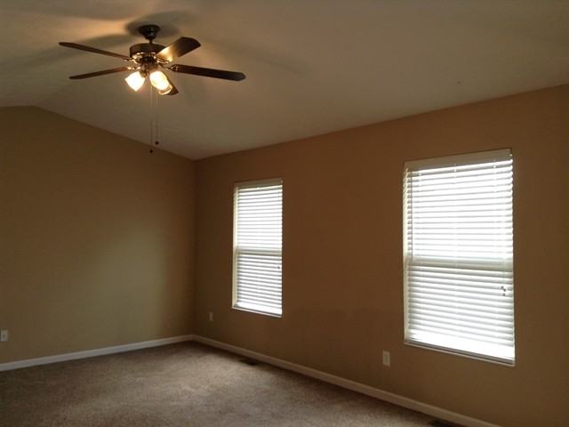 221 Shawnee Ct - Photo 2 of 10