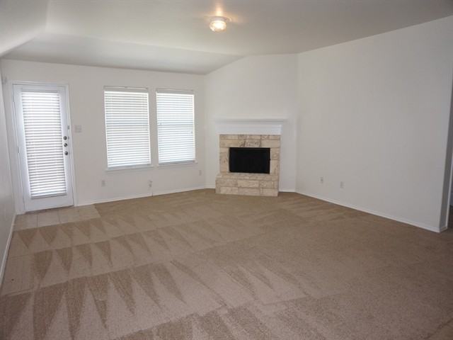 3809 Sapphire St - Photo 3 of 11