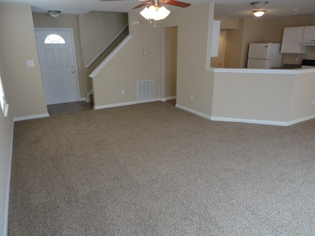 543 Grabill Dr - Photo 2 of 11