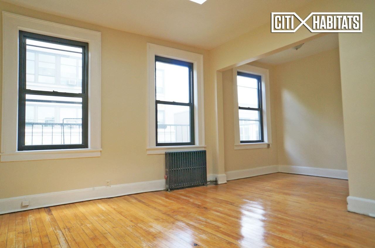 188 W 9th St #3B