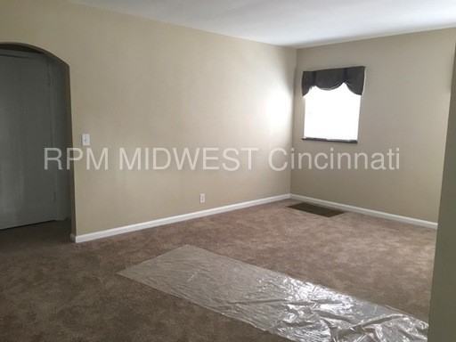 6723 Hampton Dr - Photo 3 of 12