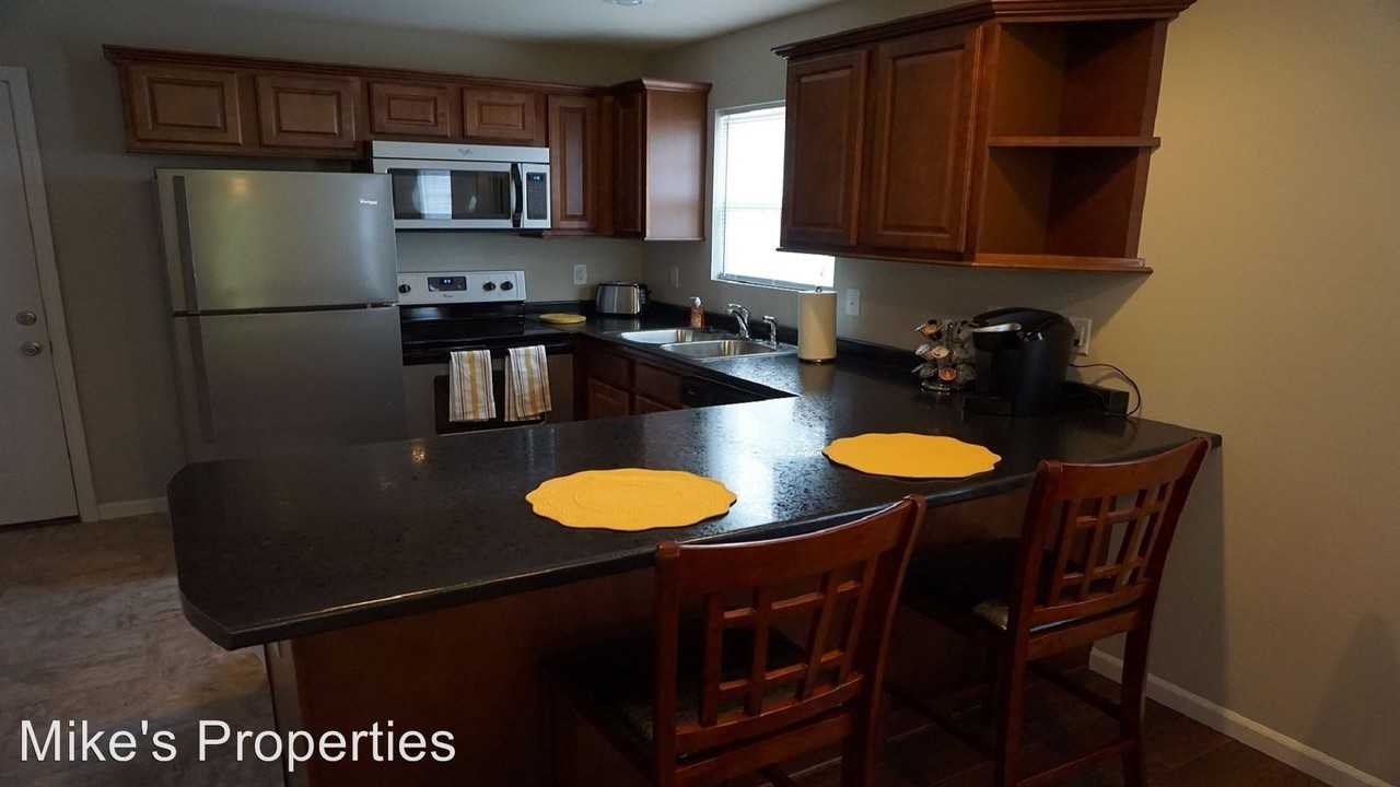 314 Colonial Hills - Photo 3 of 12