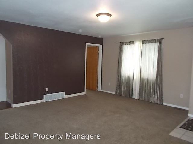 1008 E 6th St - Photo 2 of 15