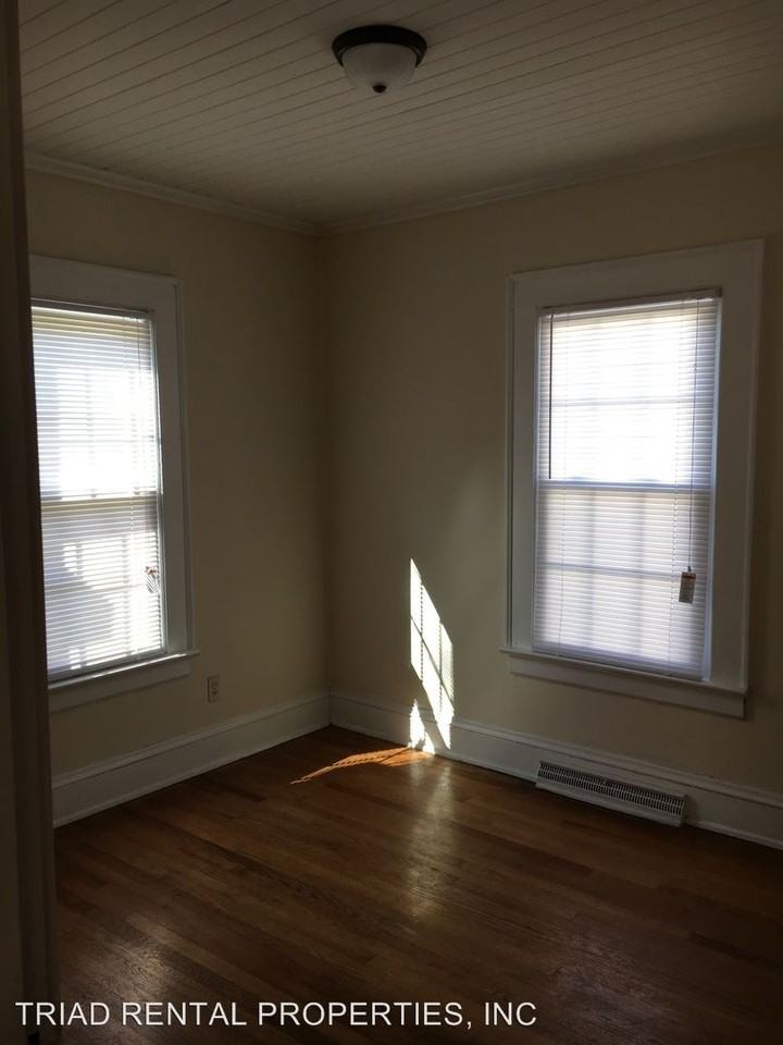 401 E Dorsett Ave - Photo 3 of 4