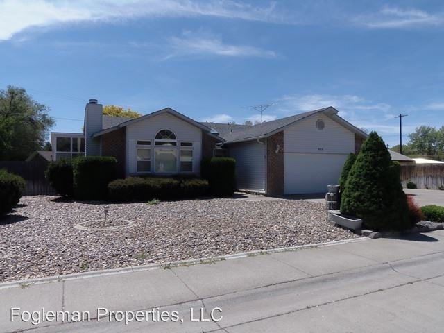 685 E 14th N St - Photo 3 of 50