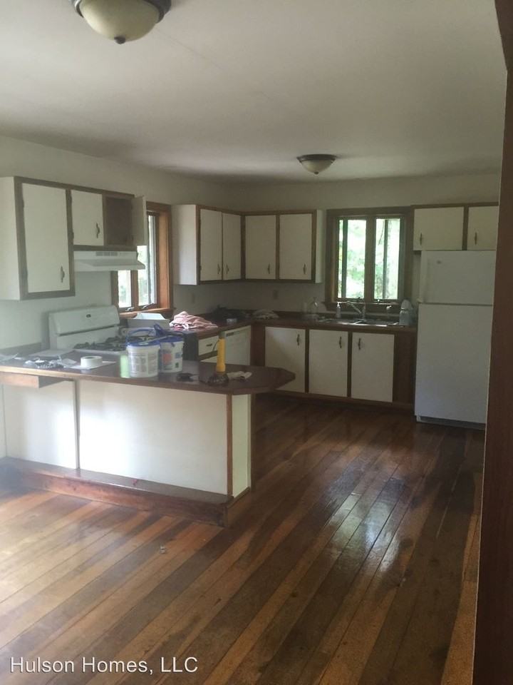 1885 Cold Springs Rd - Photo 3 of 8