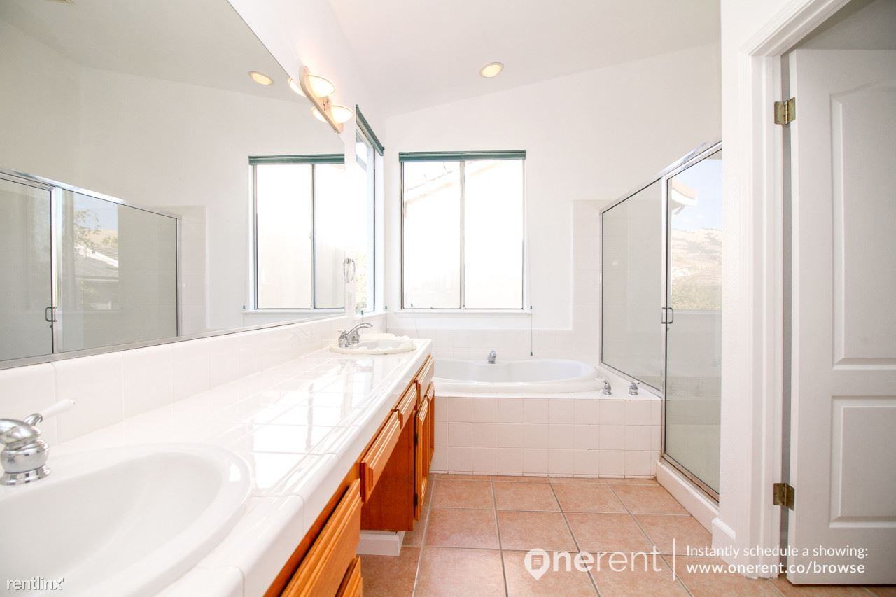 3021 Fowler Rd - Photo 3 of 15