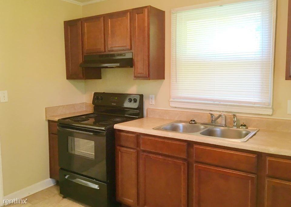 2805 Bancroft St - Photo 2 of 10