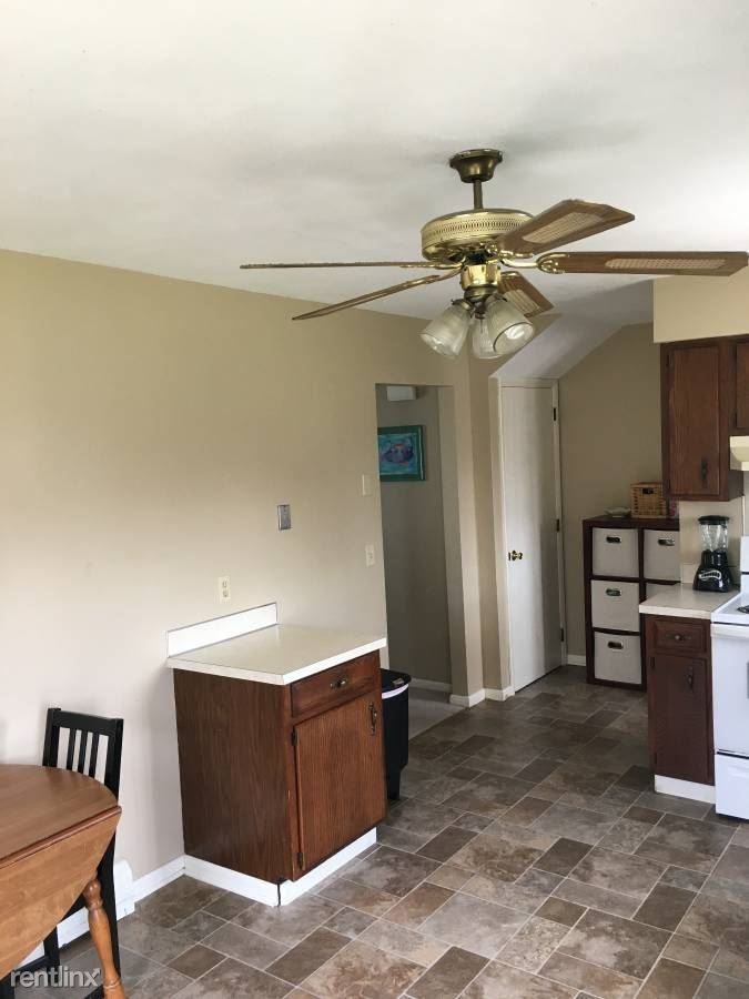 1 Carol Ct - Photo 3 of 10