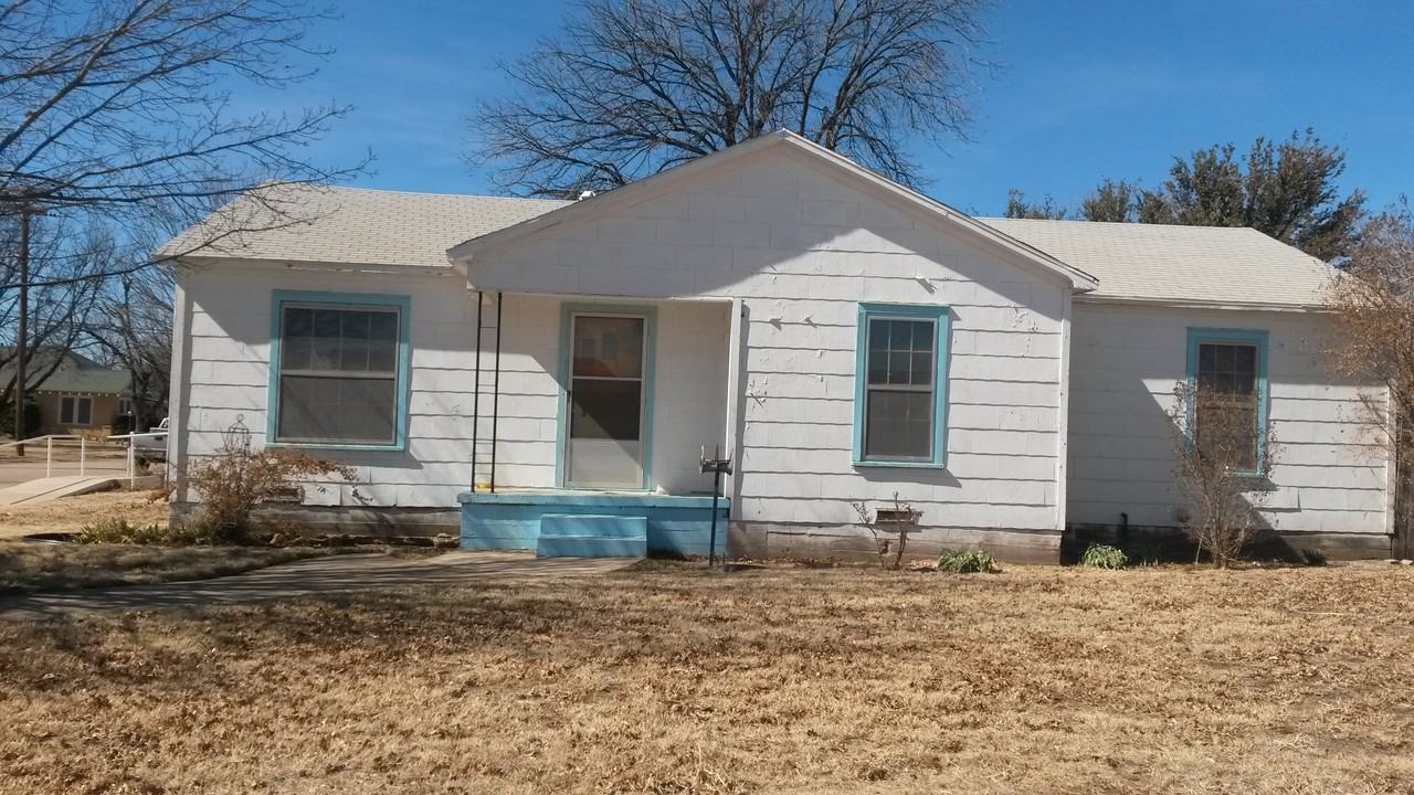 701 North Avenue East - Photo 3 of 5