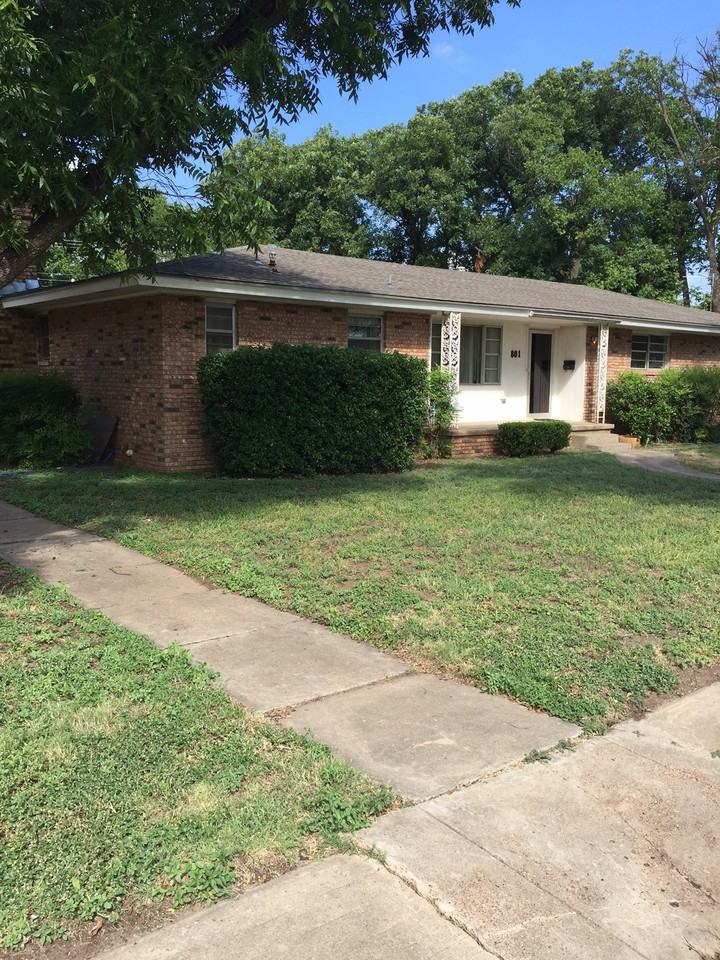 801 North Avenue F - Photo 2 of 8