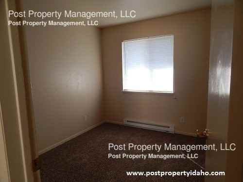 1125 Johnson Ave - Photo 3 of 8