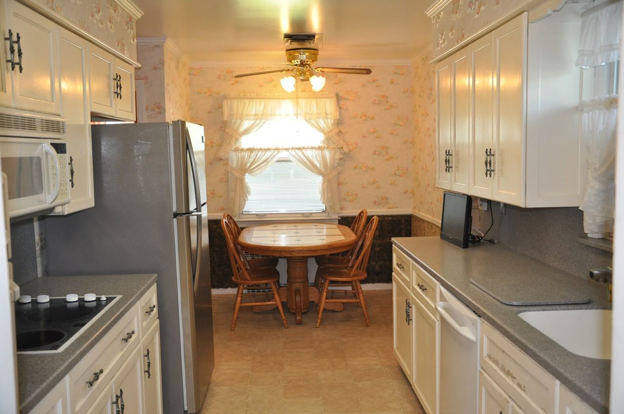 38 Riverside Dr - Photo 2 of 12