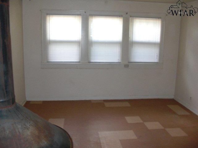 1605 Garfield St - Photo 2 of 9