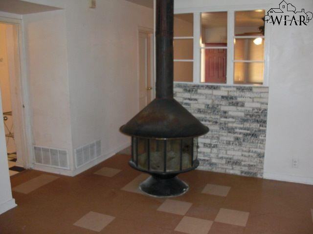 1605 Garfield St - Photo 3 of 9