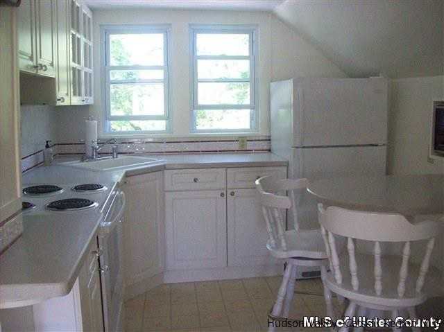 123 Huguenot St - Photo 3 of 5