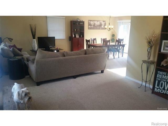 2469 Flintridge St - Photo 3 of 4