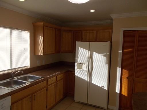 8465 Oak Bluff Dr - Photo 2 of 7