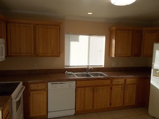 8465 Oak Bluff Dr - Photo 3 of 7