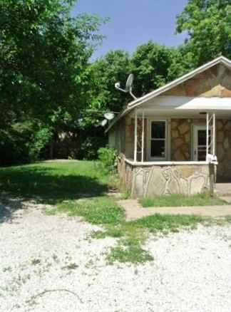 1619 N Marlan Ave - Photo 3 of 8