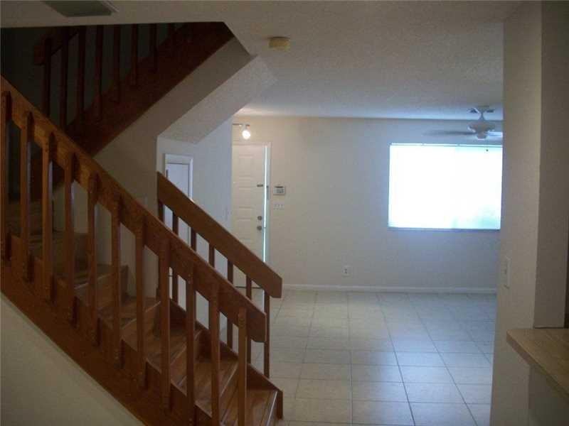 1323 Sussex Dr - Photo 2 of 8