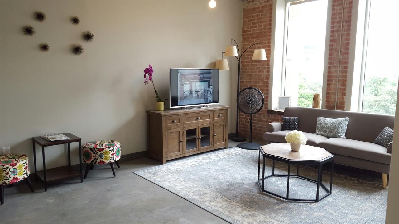 500 S Ervay St #B2 - Photo 3 of 6