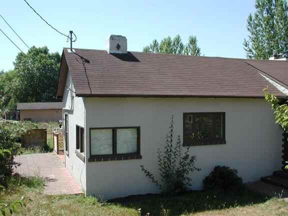 612 Kennebeck Ave N - Photo 2 of 3