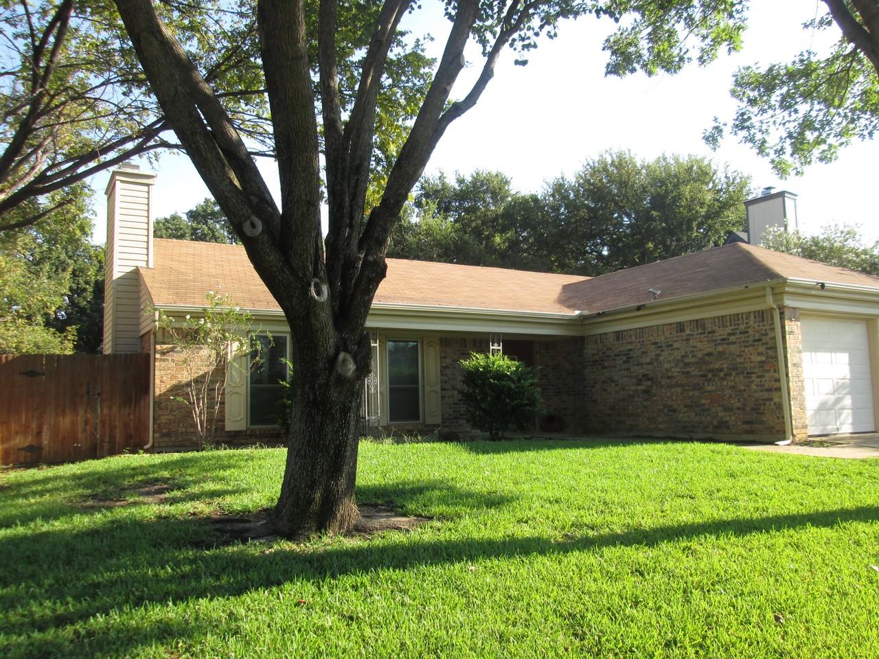 411 Mack Dr - Photo 2 of 14