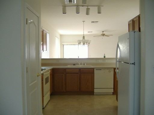 6914 S 37th Glen - Photo 3 of 11